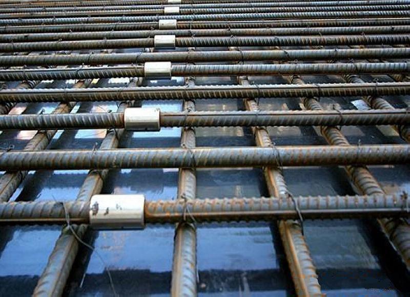 青岛为什么建楼房时，要在钢筋上加一排小圆环？原来作用这么大